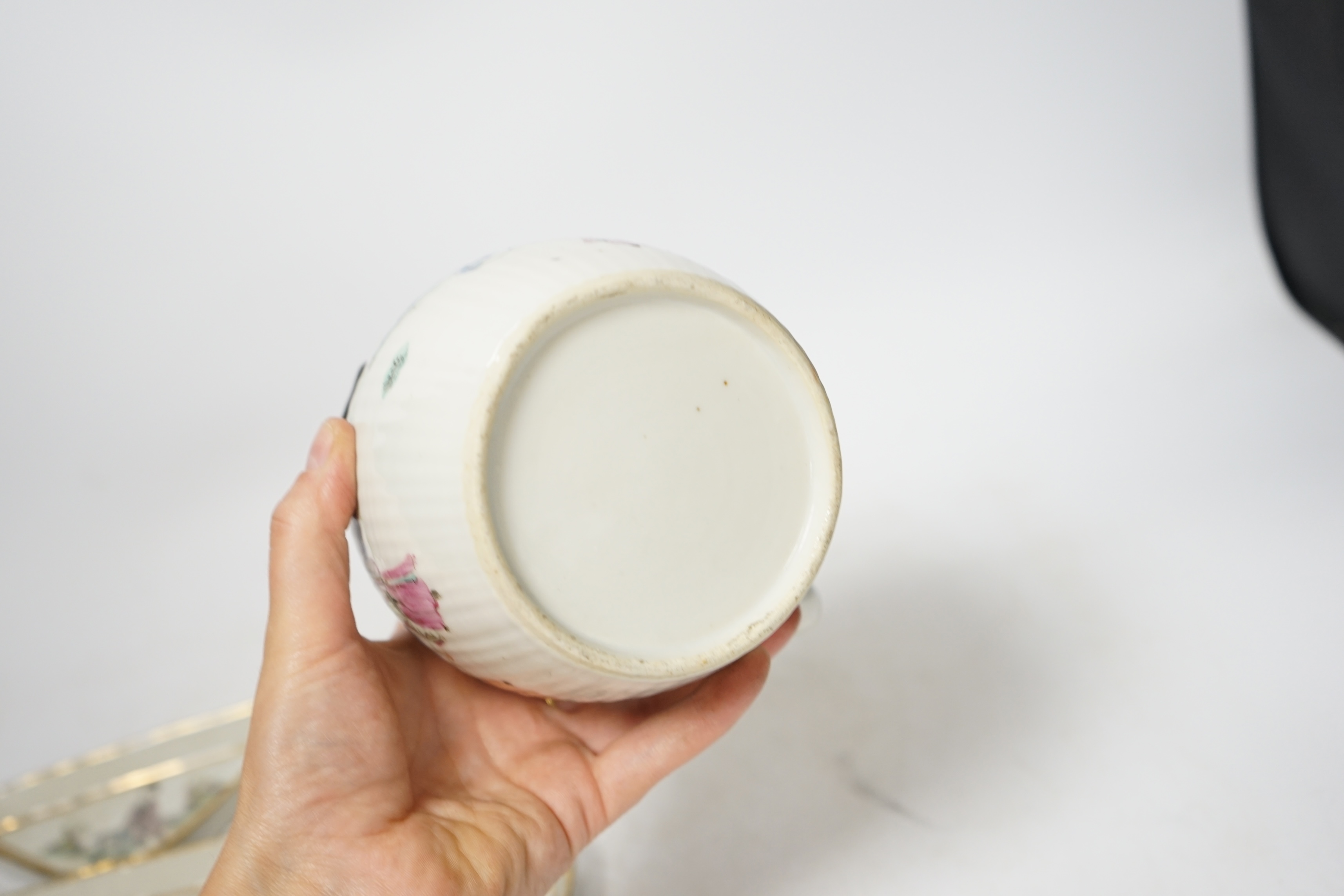 Chinese ceramics to include a teapot and a set of five dishes, 19th/20th century, largest 15cm wide. Condition - poor